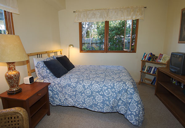 Seacliff Aptos cottage rental - bedroom